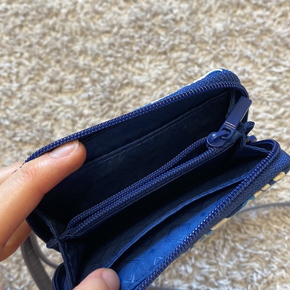 Vera Bradley Wallet with detachable grey lanyard - Picture 3 of 6